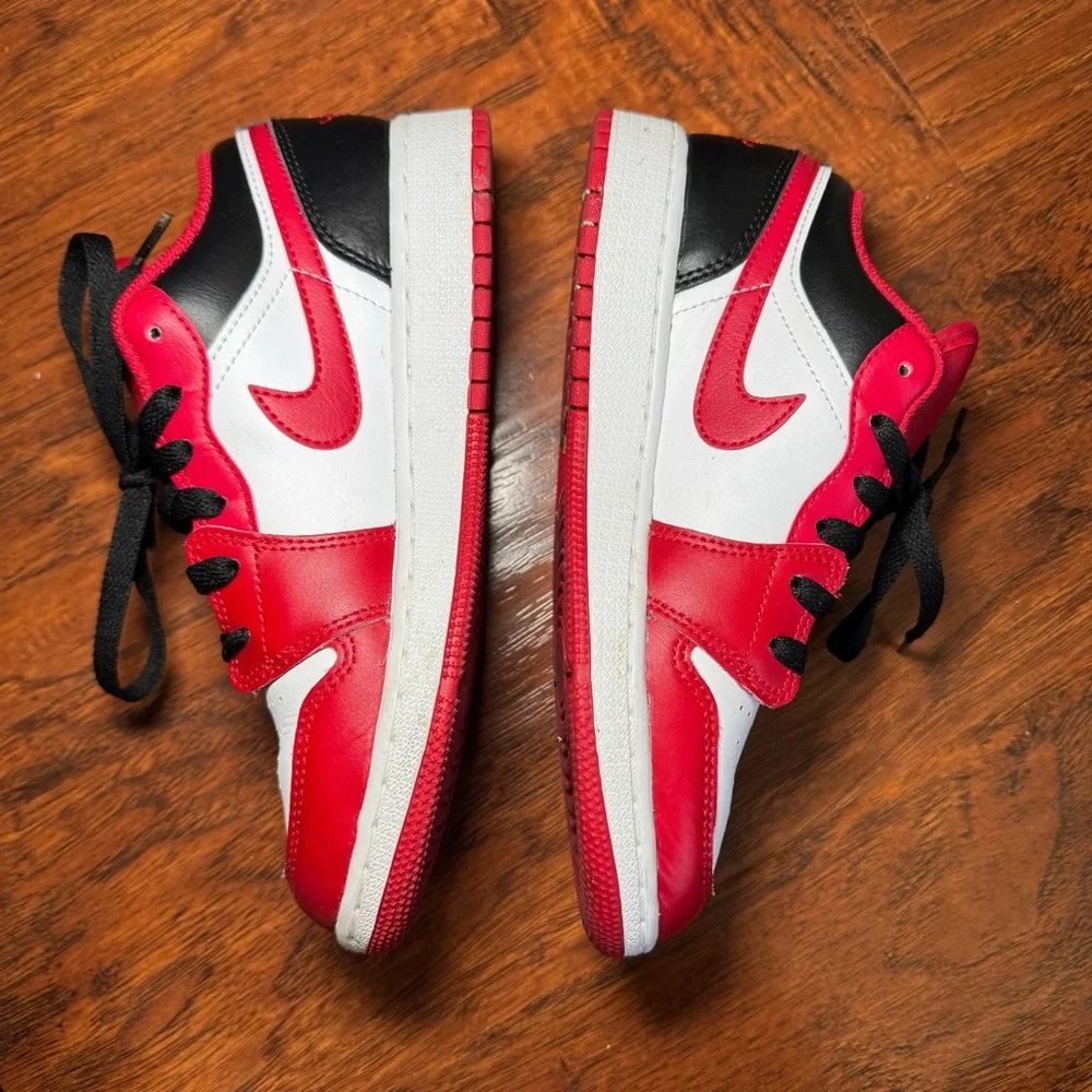 Nike Air Jordan 1 Low‎ 553560-163 Boys Sneakers Red White Black Size 4.5Y